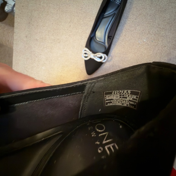 $69.50 Jones New York Women's Quinnie Pointed Toe Embellished Dress Flats size 9 - Picture 4 of 12